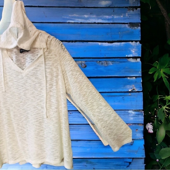 Gauzy White Cropped Hoodie Size Medium - Picture 2 of 5